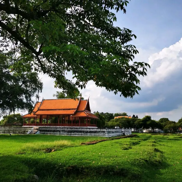 พลับพลาตรีมุขในพระราชวังโบราณ