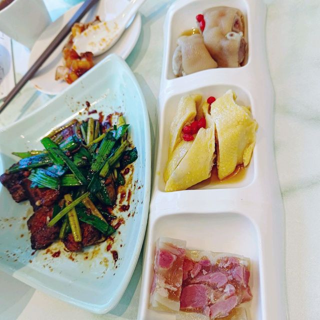 深水埗新商場 V WALK 和平飯店 , 午餐物超所值！
