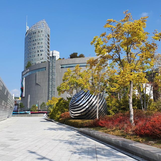 문화와 디자인 그리고 단풍으로 채워진 @DDP