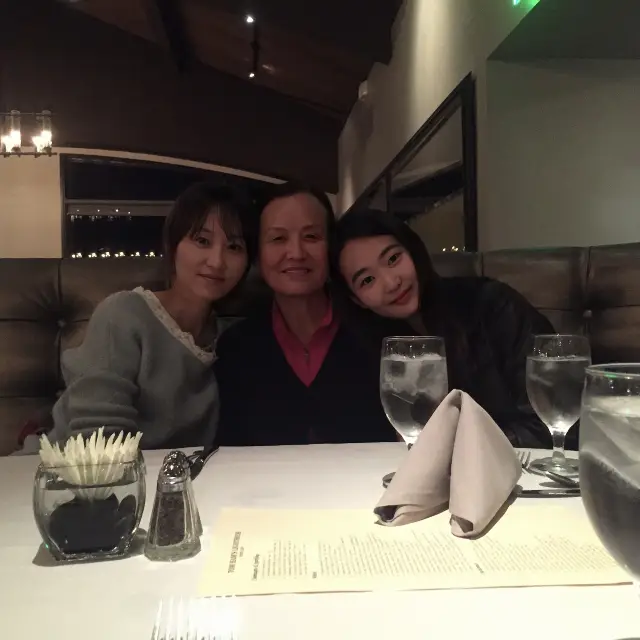 샌디에고의 밤바다를 볼 수 있는 레스토랑 "tom ham's light house"