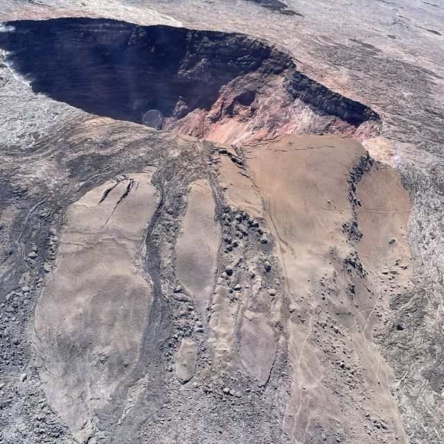 Helicopters over volcanos