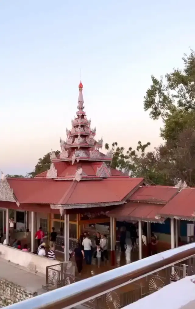 Mandalay Hill 