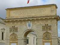 Visit the Arc de Triomphe in Montpellier.