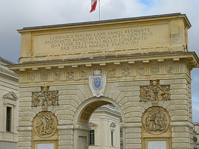 Visit the Arc de Triomphe in Montpellier.
