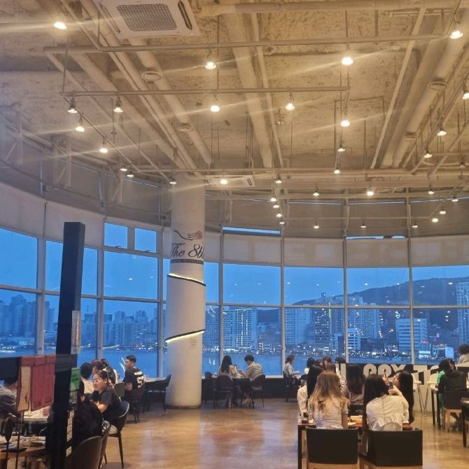 광안리 뷰 맛집을 찾고 있다면!?! 디에이블 | 트립닷컴 부산 트래블로그