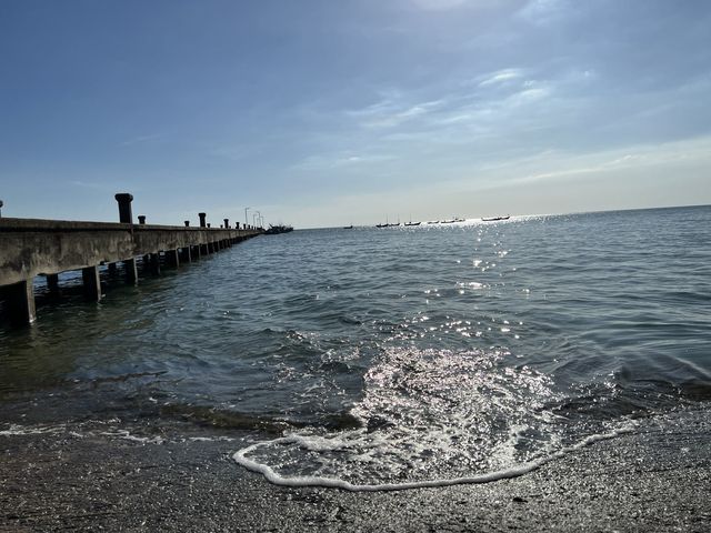 นั่งตากลม ชมเล 🌊