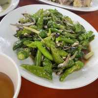 竹子湖裡的特色餐廳，便宜好吃，人潮不多👍