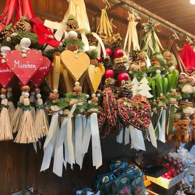 Gift Ideas From Marienplatz Square - Munich