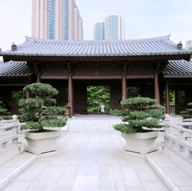 Chi Lin Nunnery and Nan Lian Garden