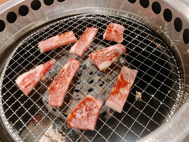 台北車站美食推薦｜上村牧場日本和牛吃到飽～豪大滿足啊！