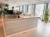 堁夏咖啡 café crotchet~位於台中歌劇院的高質感咖啡廳｜白色景觀系及視覺系網美飲品 愛打卡的你不要錯過