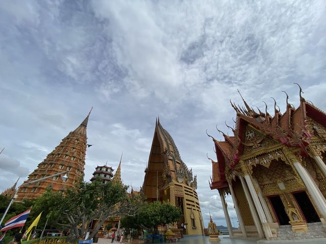 วัดถ้ำเสือ จังหวัดกาญจนบุรี