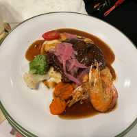 迪士尼食嘢，唔使排隊，有乜好選擇，大冒險家餐廳