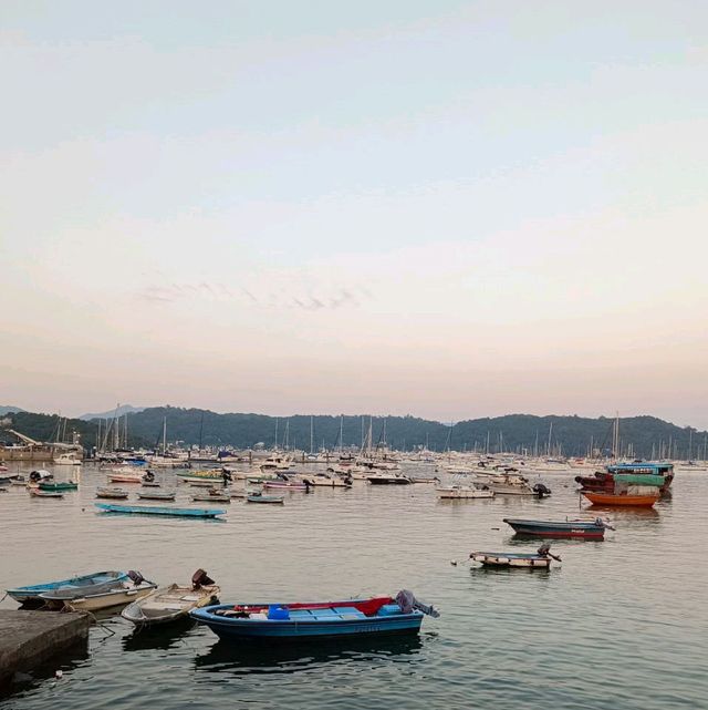 盡攬西貢，白沙灣碼頭，山脈，海水，船舶美景！非常浪漫！