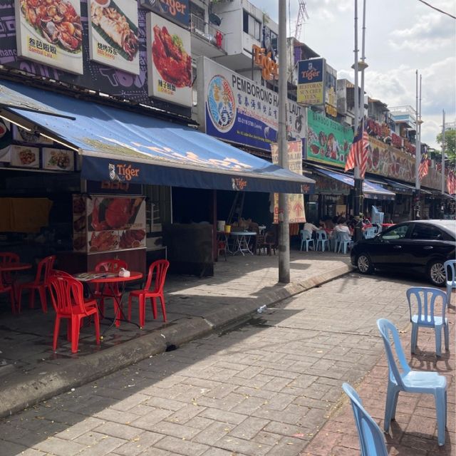 ブキビンタンを代表する有名な飲食街　亚罗街