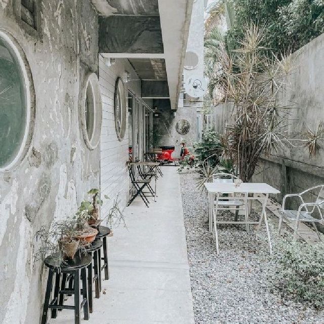 LA BUANA COFFEE BAR,MAKASSAR