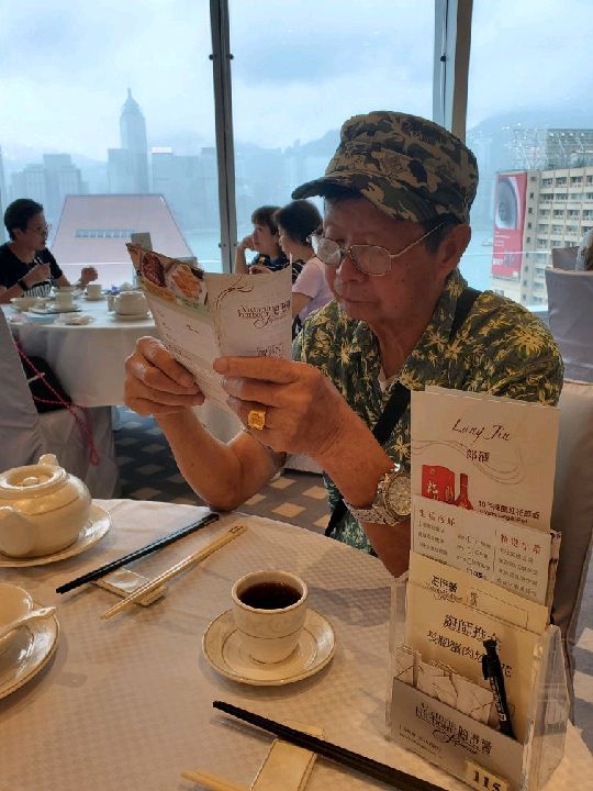 嘆海景 🌊嚐點心❤️ 父親大人食慾倍增 