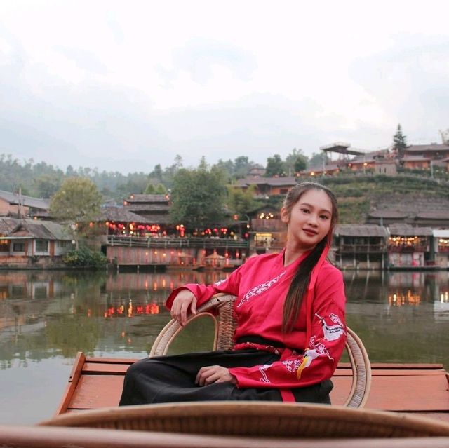 จิบชา​ ล่องแพ​ บ้านรักไทย