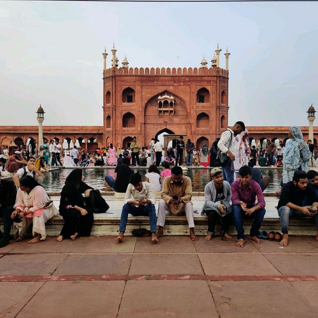 Magnificent yet crowded mosque of Mughal era