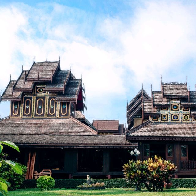 วิหารไม้สักทอง และคิวปิคตัวน้อย วัดนันนตารามพะเยา