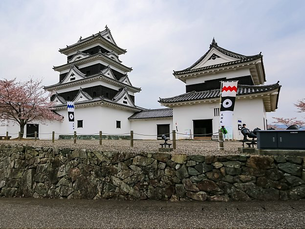 The Long-standing Ozu Castle