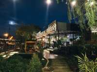 “Koff house bar & eatery” ร้านอาหารริมแม่น้ำจันท์ 
