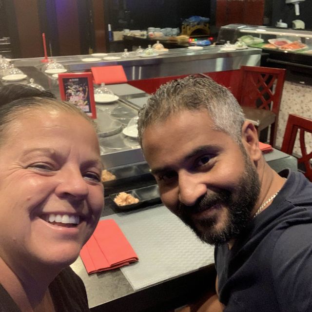 Yummy sushi lounge 