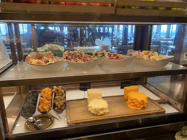 Eating in real Farmhouse break buffet cool env