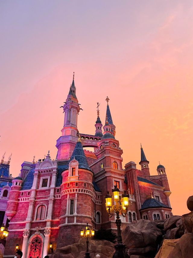Sunset at Shanghai Disney Resort 🌅☀️✨