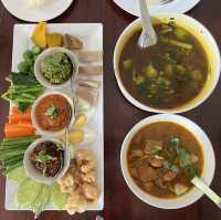 ร้านอาหารเฮือนฮอม