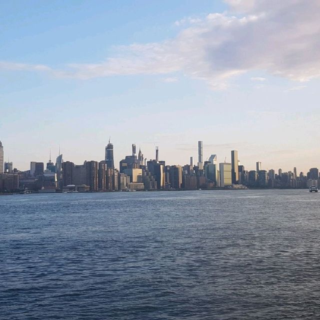  Brooklyn Bridge and Great American Food