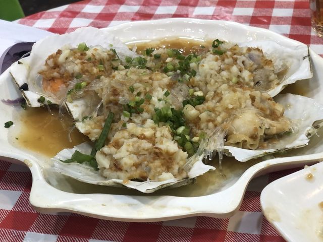 Affordable Seafood Dinner at Cheng Chau Seafront. 