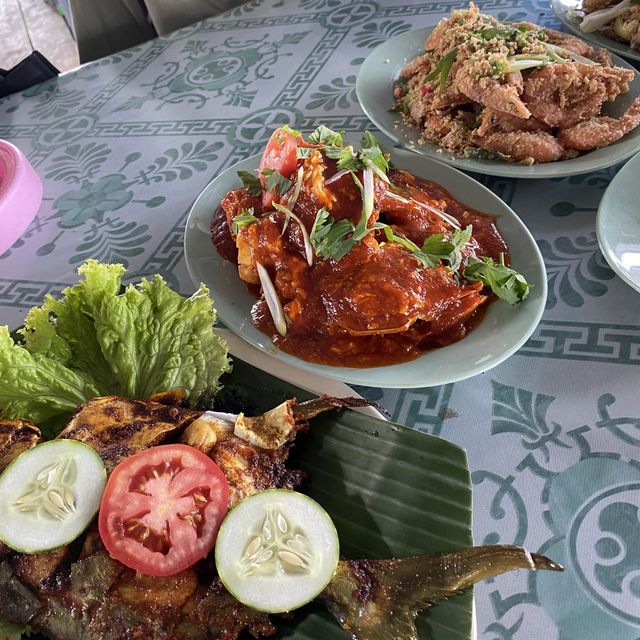 Delicious Seafood in Batam? Kelong Mak Uteh!