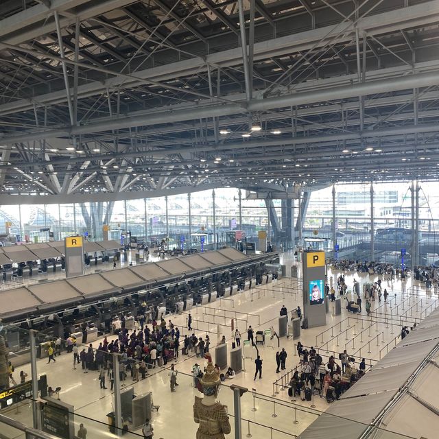 蘇凡納布機場與12尊夜叉