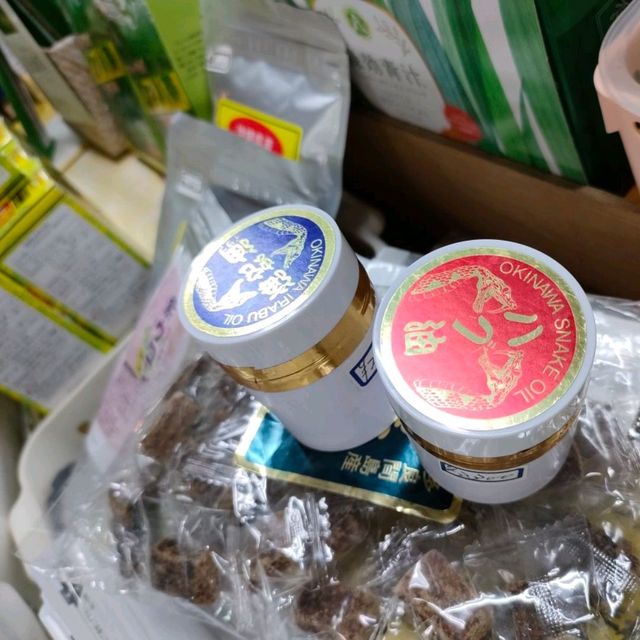 【沖縄 那覇】公設市場でウミヘビとハブ✨