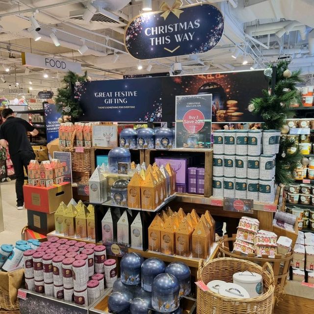 The Marks And Spencer Christmas Sales