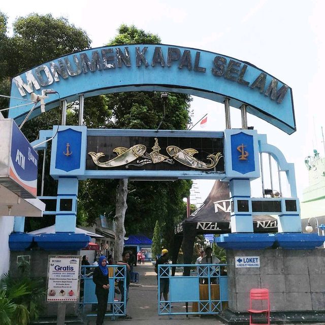 Monumen Kapal Selam