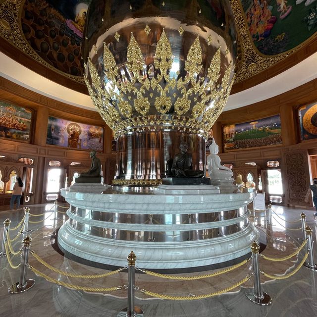 พระมหาเจดีย์ศรีแสงธรรมวิสุทธิมงคล