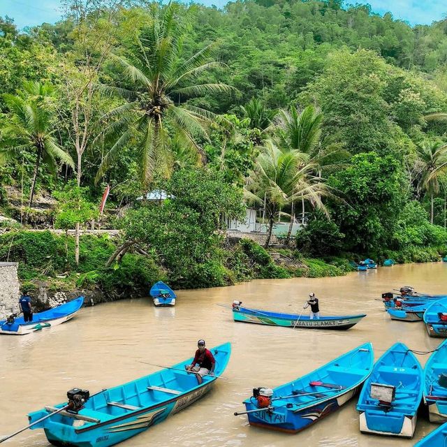 MAROON RIVER - PACITAN