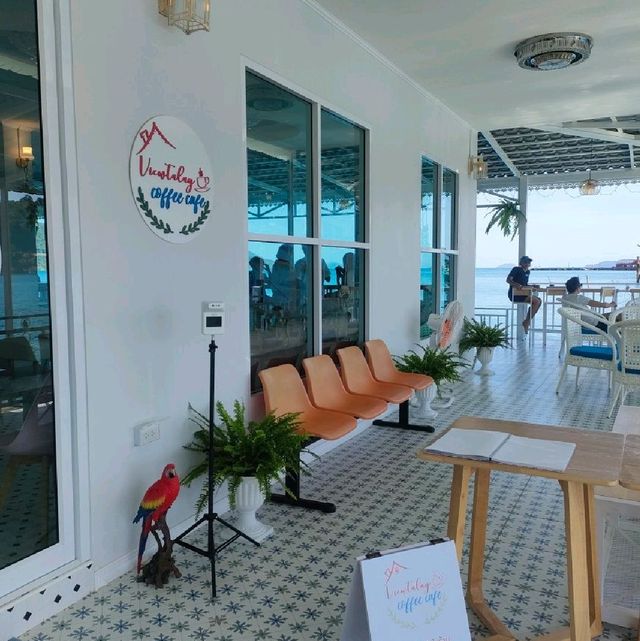 ค่าเฟ่ ริมทะเลสุดชิลล์