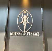 第一次食咁大咁多料嘅pizza😆