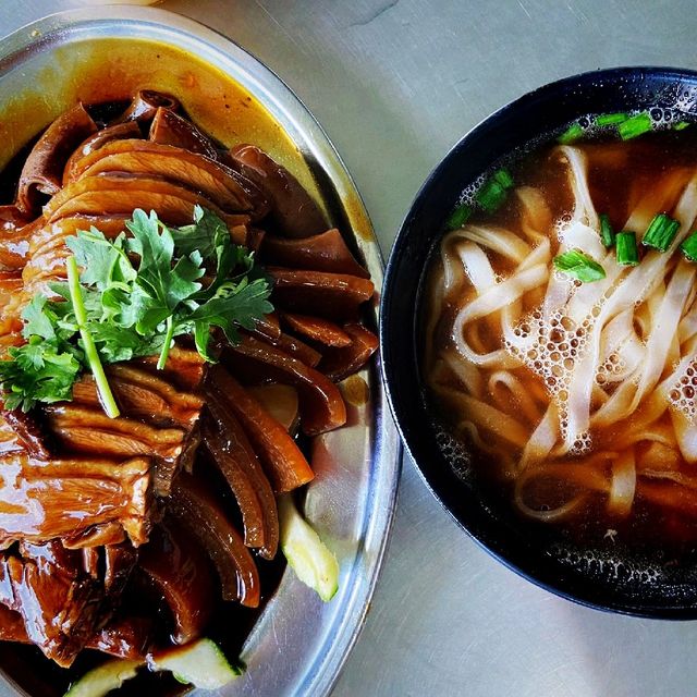 Skudai Ultimate Braised Duck Noodle