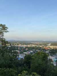 วัดสังกัสรัตนคีรี วัดสวยบนยอดเขาสะแกกรัง