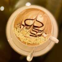 【アブダビ】金箔入りの高級カプチーノ☕️エミレーツパレスでラグジュアリー空間を