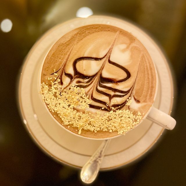 【アブダビ】金箔入りの高級カプチーノ☕️エミレーツパレスでラグジュアリー空間を