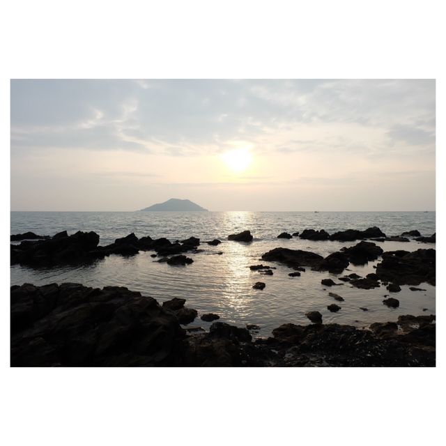 หาดลับชมพระอาทิตย์ตกดินสุดโรแมนติก จันทบุรี ☀️