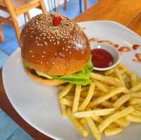 발리 Gossip’s Cafe Seminyak 햄버거에 육즙이 가격쌈