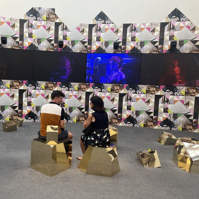 去威尼斯看双年展，领略“梦的乳汁”
