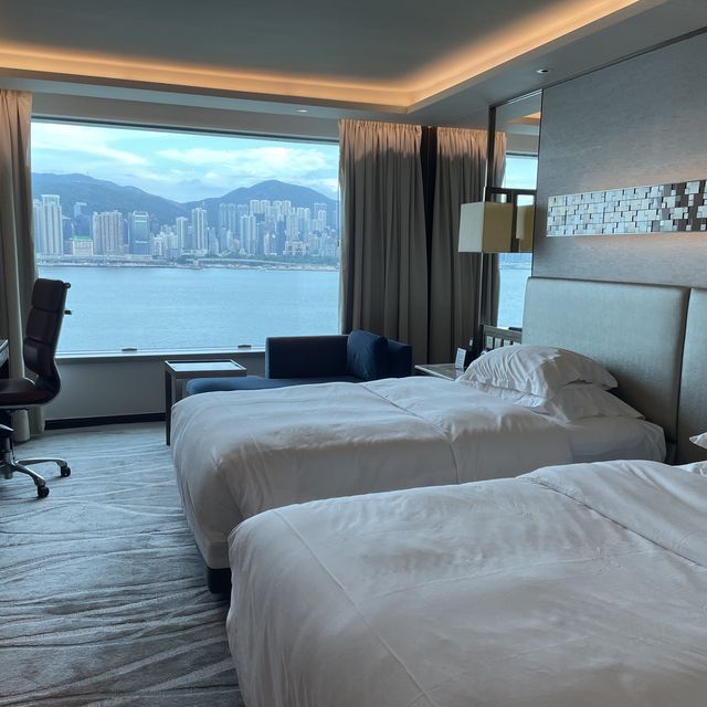 "海景咖啡廊，自助餐很棒"