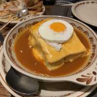Fulfilling Francesinha in Porto